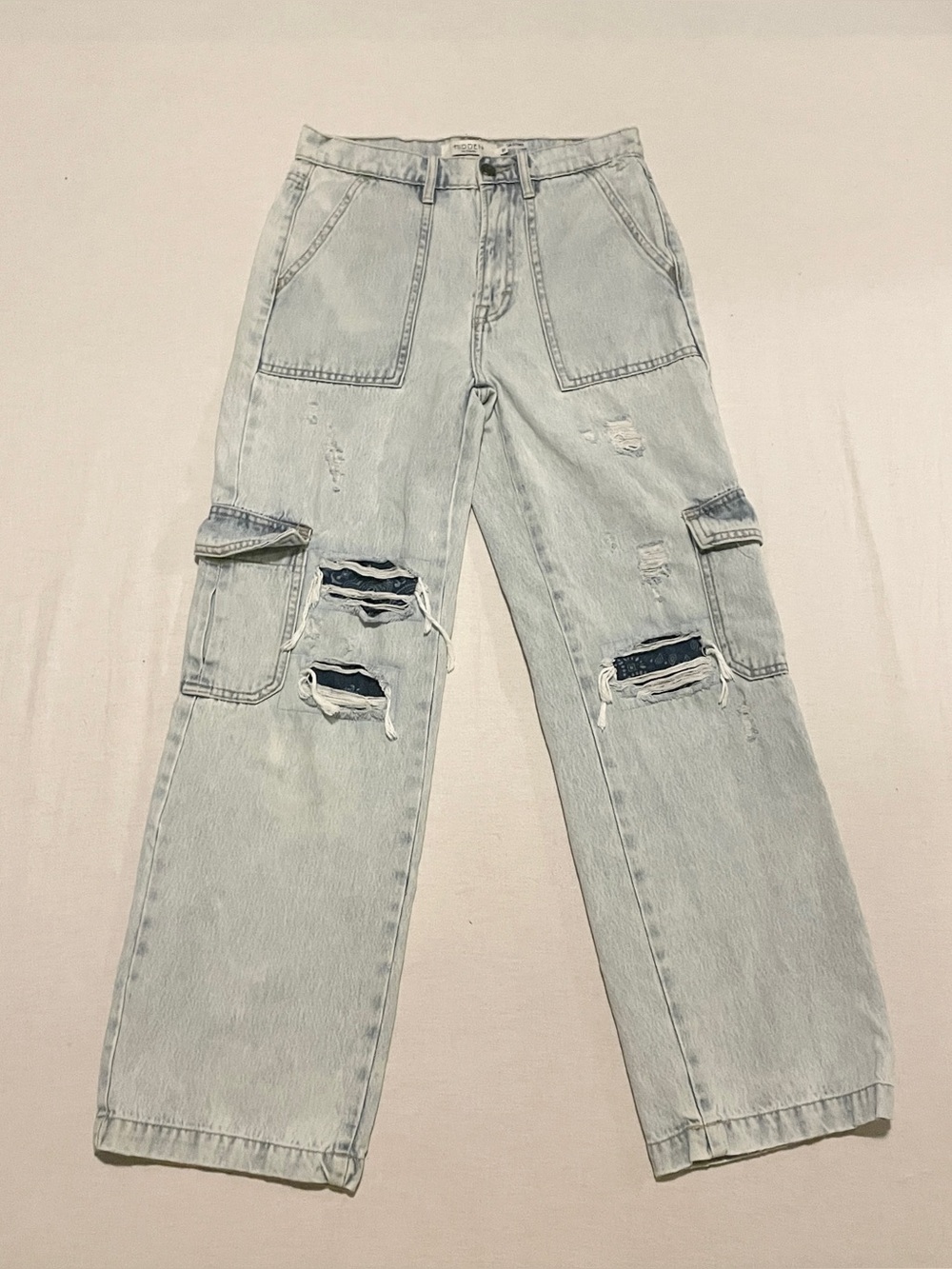 HIDDEN Los Angeles Distressed Paisley Patch Cargo Jeans Light Wash Size 26